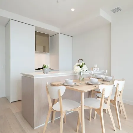Eq Tower Modern Apartments Melbourne Central Cbd Exterior photo