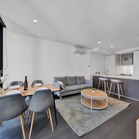 Eq Tower Modern Apartments Melbourne Central Cbd Room photo