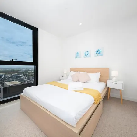 Eq Tower Modern Apartments Melbourne Central Cbd Exterior photo