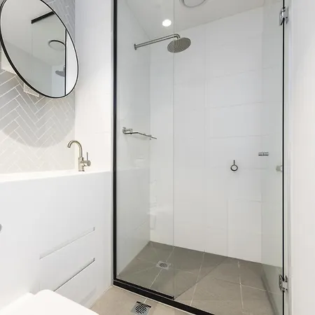 Eq Tower Modern Apartments Melbourne Central Cbd Room photo