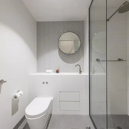 Eq Tower Modern Apartments Melbourne Central Cbd Exterior photo