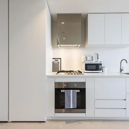 Eq Tower Modern Apartments Melbourne Central Cbd Room photo