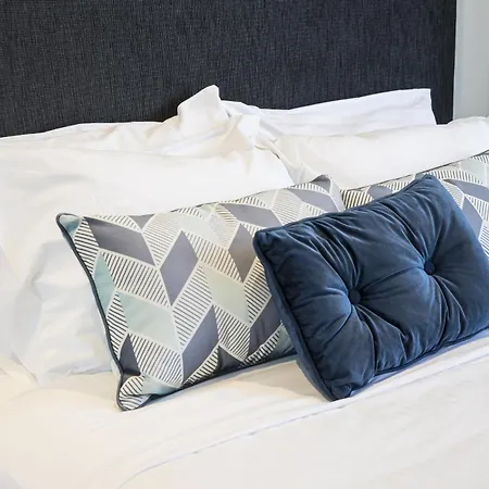Eq Tower Modern Apartments Melbourne Central Cbd Room photo