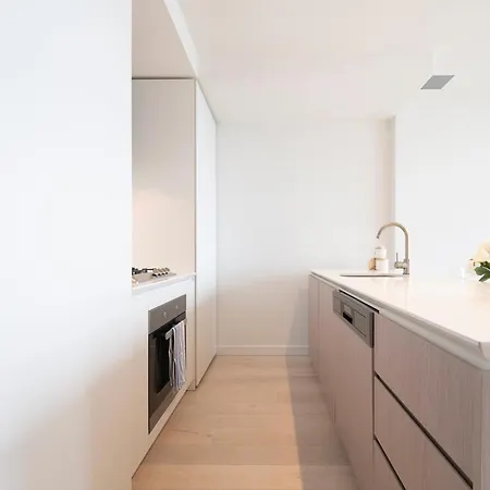 Eq Tower Modern Apartments Melbourne Central Cbd Room photo